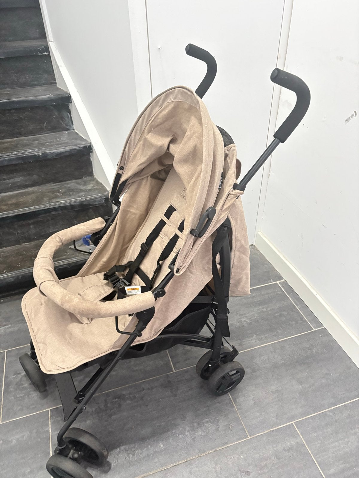Buggy Nick van Novi Baby - Sand Melange, Ophalen, Zo goed als nieuw, Overige merken, Verstelbare rugleuning
