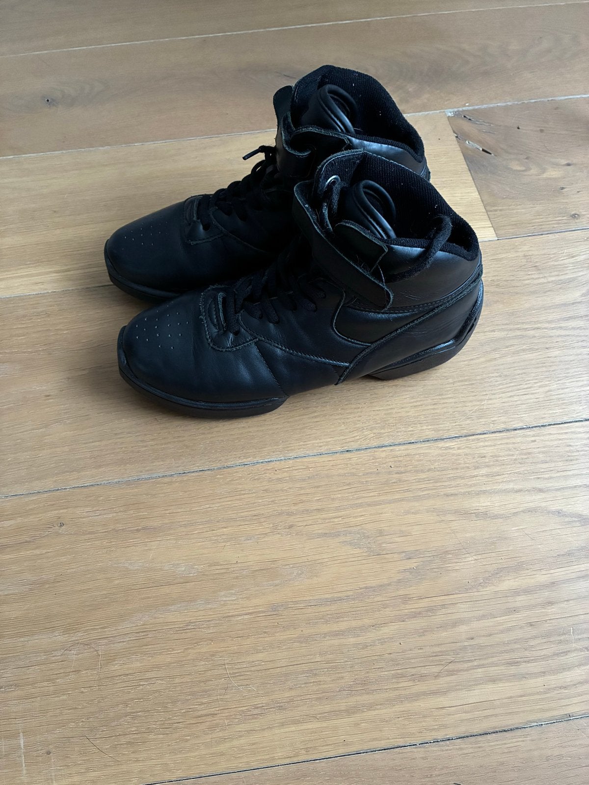 Zwarte Danssneaker Rumpf 1500 - Hoog Model maat 5.5/38,5, Sport en Fitness, Dansen, Ophalen of Verzenden, Zo goed als nieuw, Schoenen