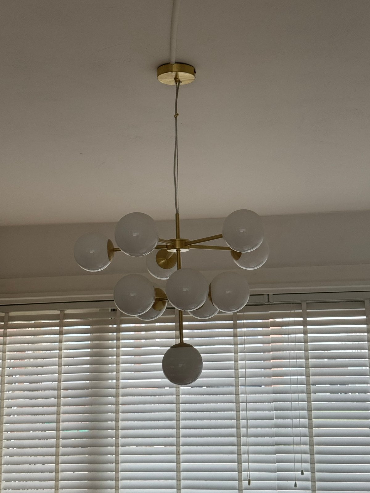 2 Moderne Gouden Kroonluchter met Melkglas Bollen, Ophalen, Zo goed als nieuw, Glas