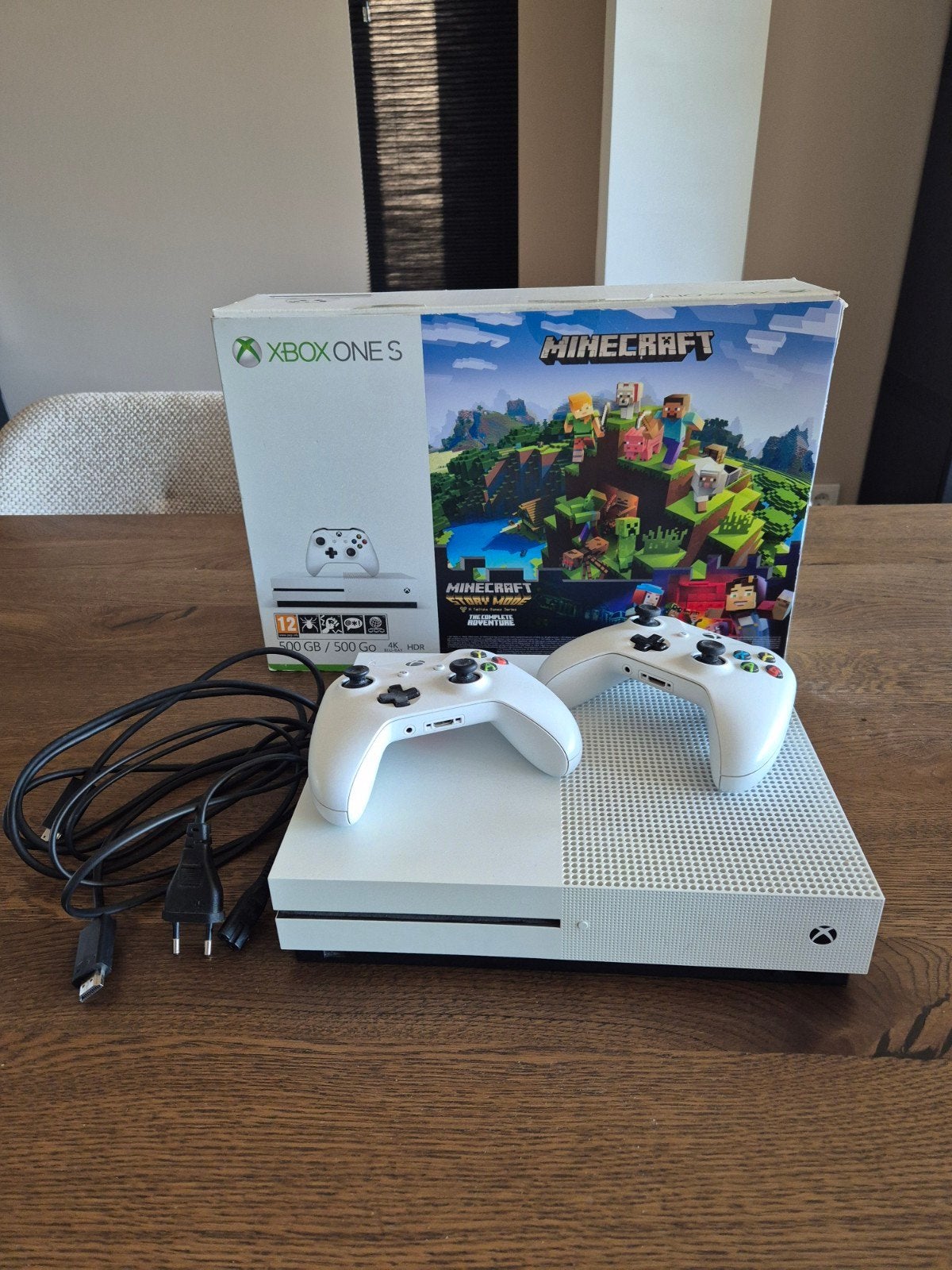 Xbox One S 500GB met 2 controllers en Minecraft, Met 2 controllers, Xbox One S, Ophalen of Verzenden, Zo goed als nieuw