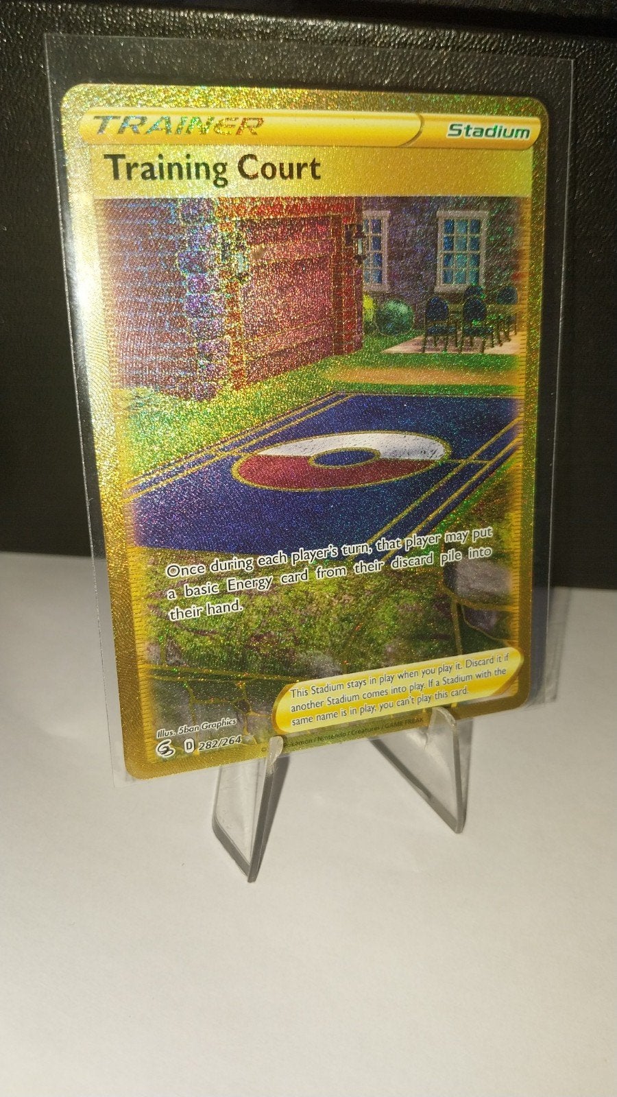 Pokémon TCG: Training Court (282/264) - Fusion Strike, Ophalen of Verzenden, Zo goed als nieuw, Losse kaart, Foil