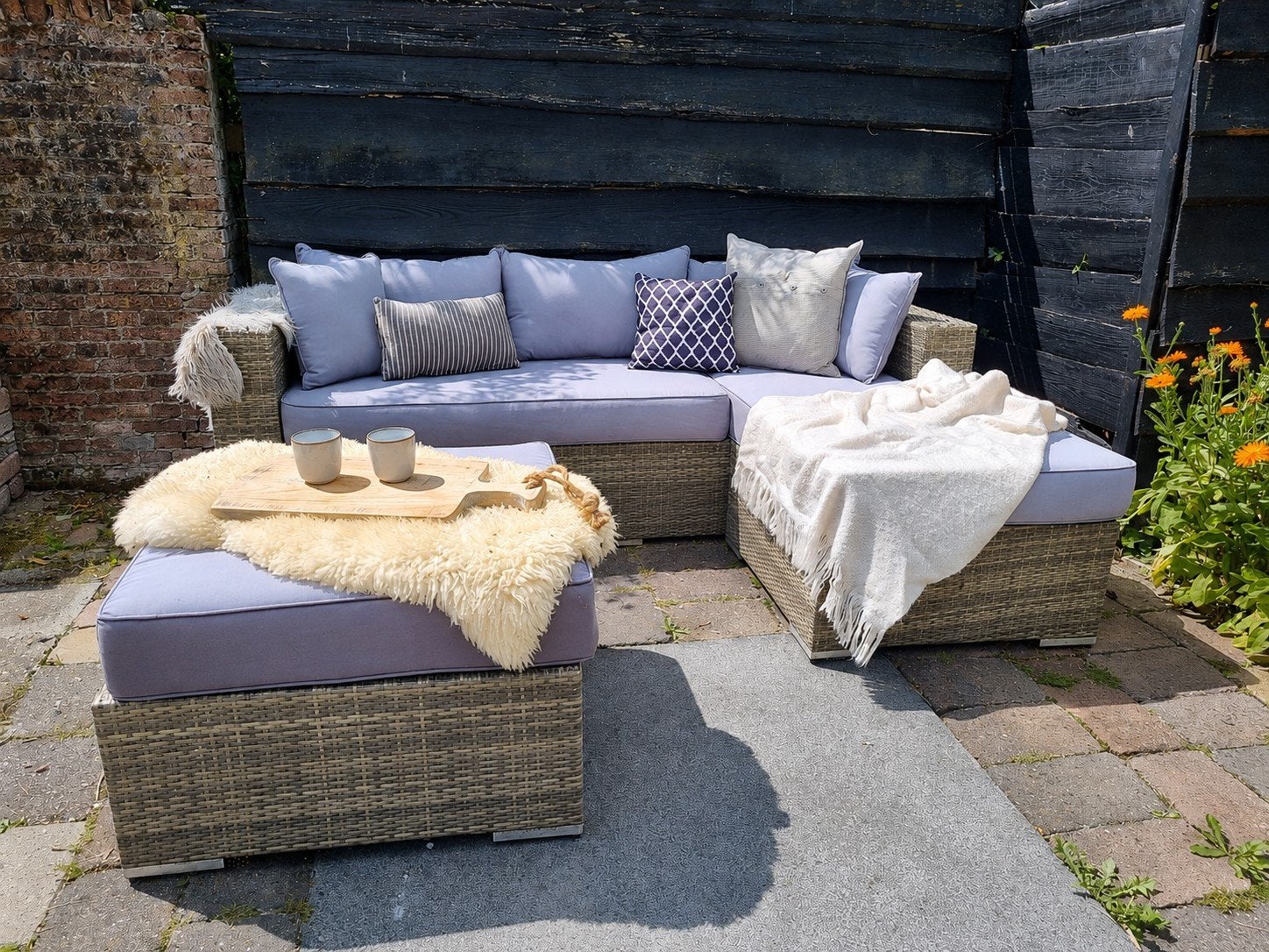 Ruime Loungeset wicker, hoekopstelling met hocker, Tuin en Terras, Tuinsets en Loungesets, Ophalen, Gebruikt, 3 zitplaatsen, Hocker
