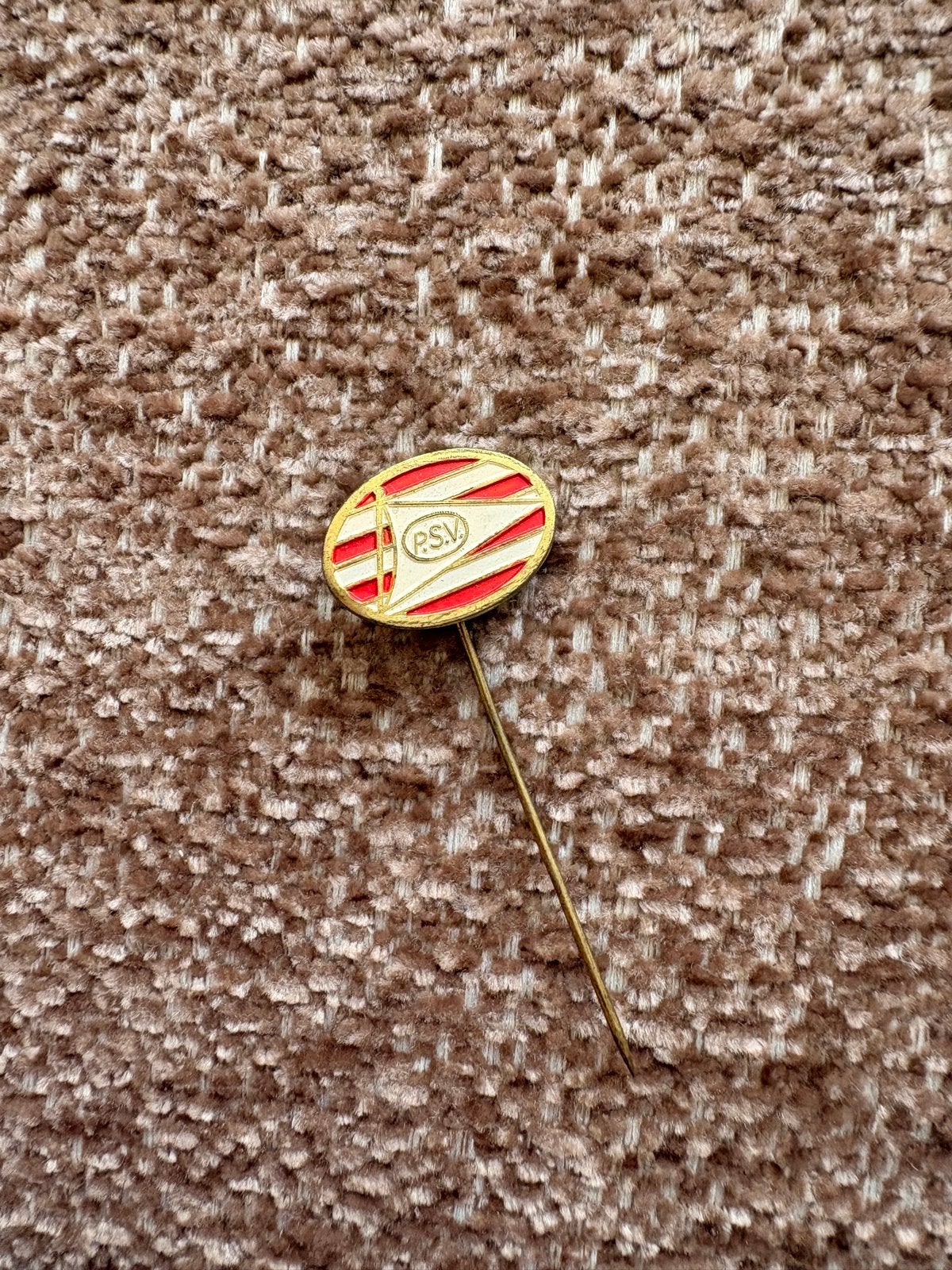 Vintage PSV Speldje - Voetbalclub Eindhoven, Ophalen of Verzenden, Gebruikt, Sport, Speldje of Pin