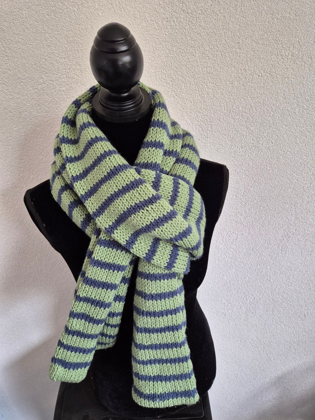 Handgebreide sjaal gestreept groen/blauw, Maat 46/48 (XL) of groter, Nieuw, Ophalen of Verzenden, Handgemaakt
