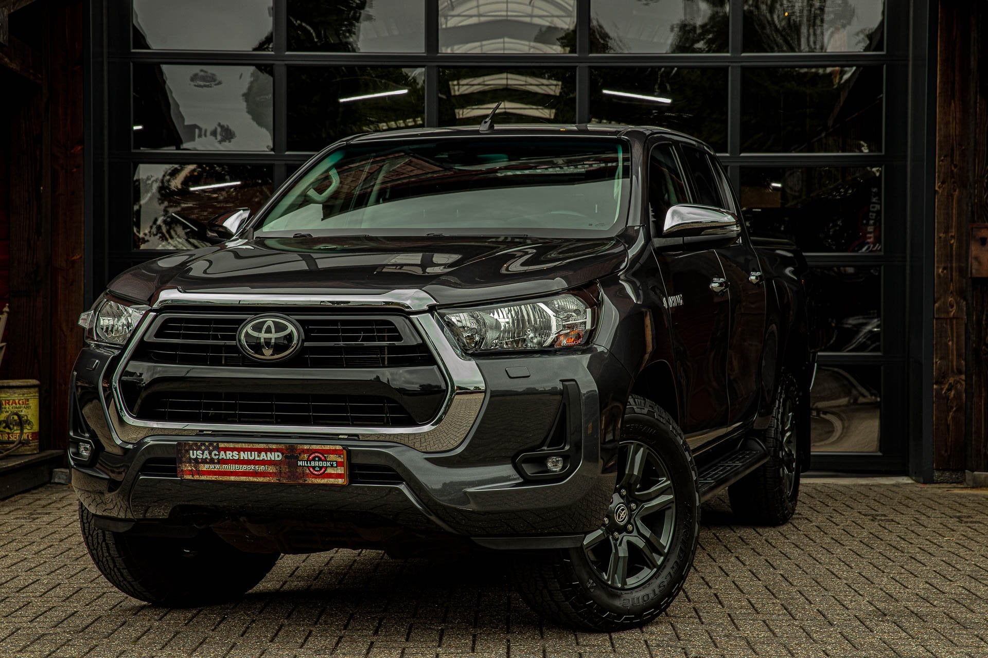Toyota Hilux 2.4 D-4D Double Cab Professional (bj 2021), Auto's, Automaat, Gebruikt, Euro 6, 150 pk