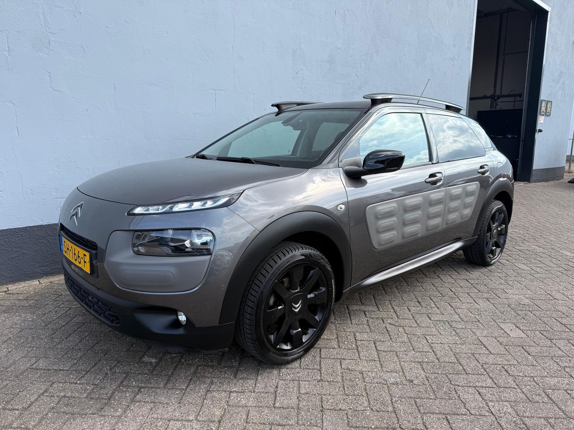 Citroen C4 Cactus 1.2 PureTech One-Tone - Navigatie, Auto's, Voorwielaandrijving, Euro 6, 1199 cc, 82 pk