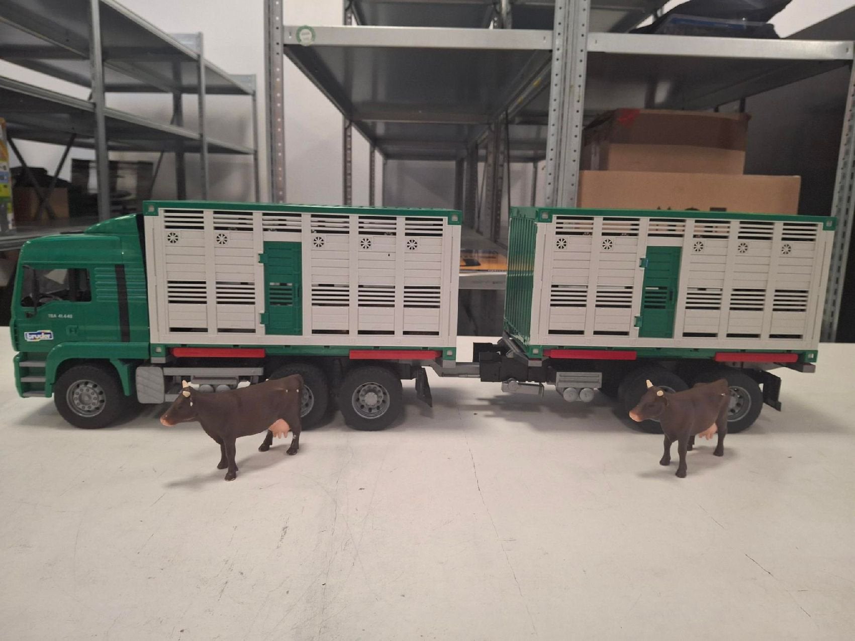 Bruder MAN TGA veewagen wissellaadbak combinatie, Ophalen of Verzenden, Zo goed als nieuw
