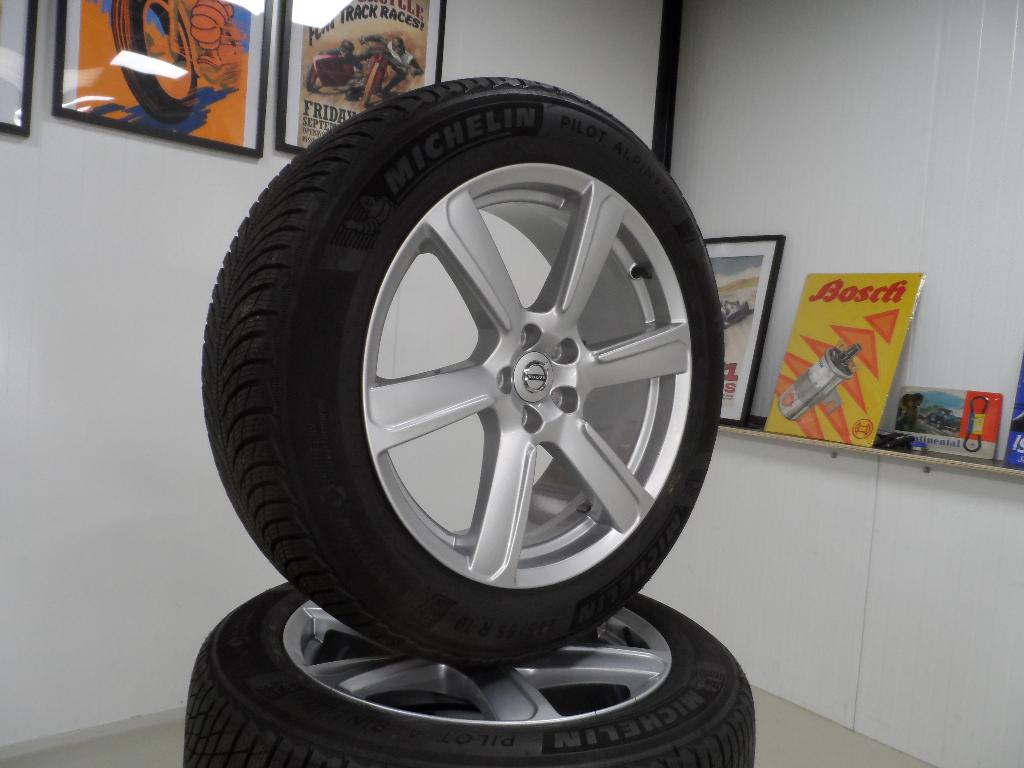 19 inch Volvo XC90 origineel winterbanden set als nieuw, 19 inch, Gebruikt, Banden en Velgen, 235 mm