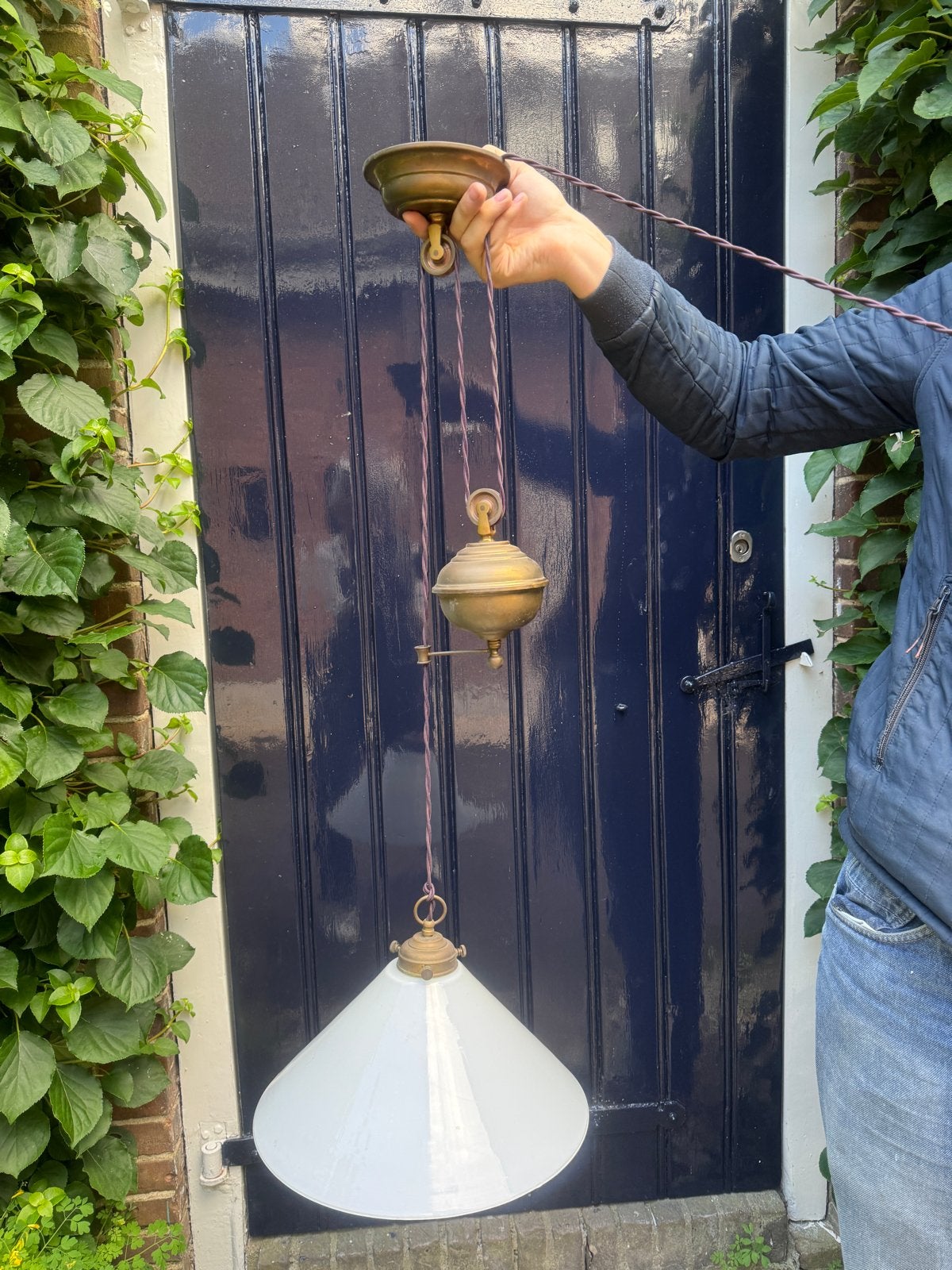 Vintage Hanglamp met Katrolsysteem - Wit Glas en Messing, Ophalen