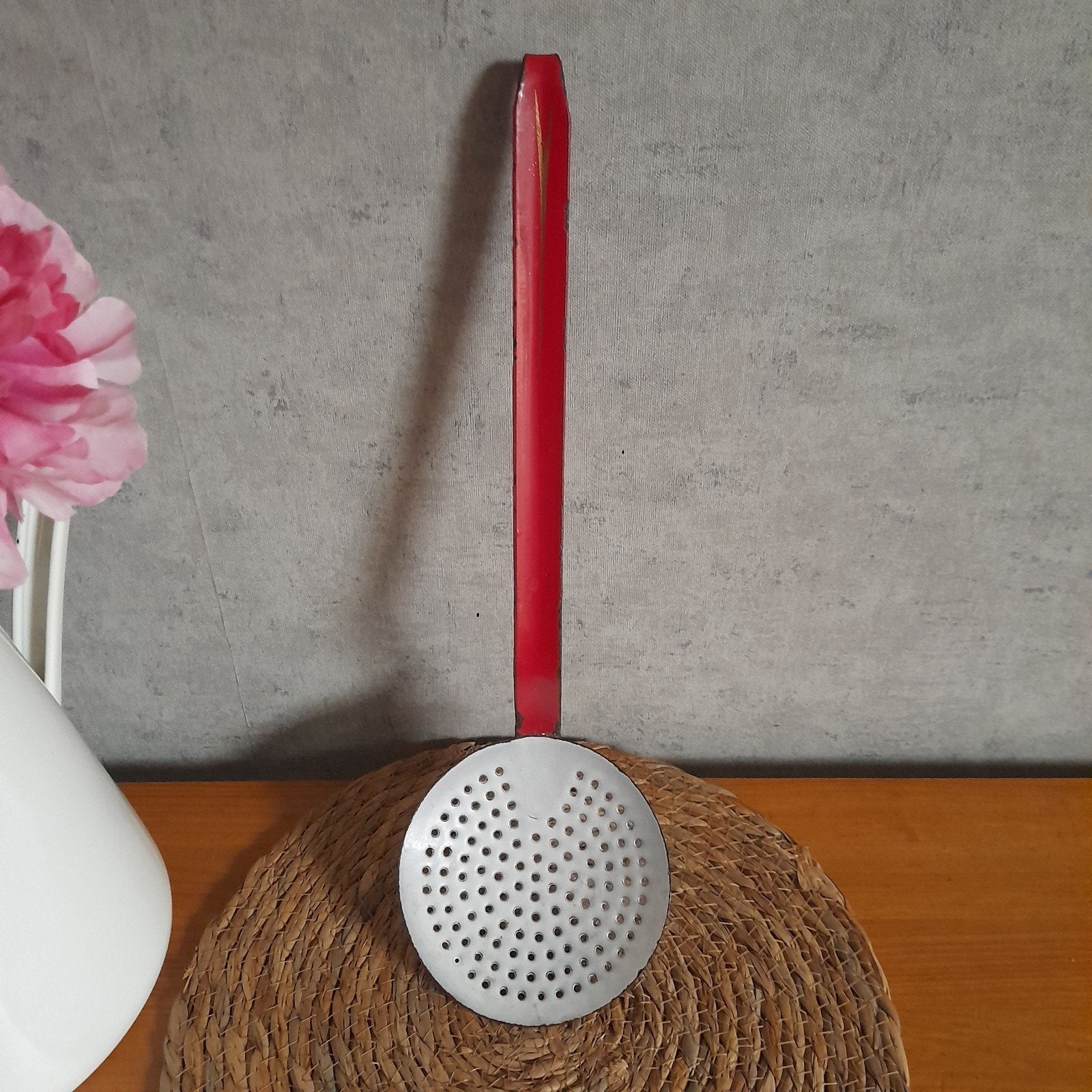 Emaille schuimspaan rood wit NR 3, Antiek en Kunst, Antiek | Emaille, Ophalen of Verzenden