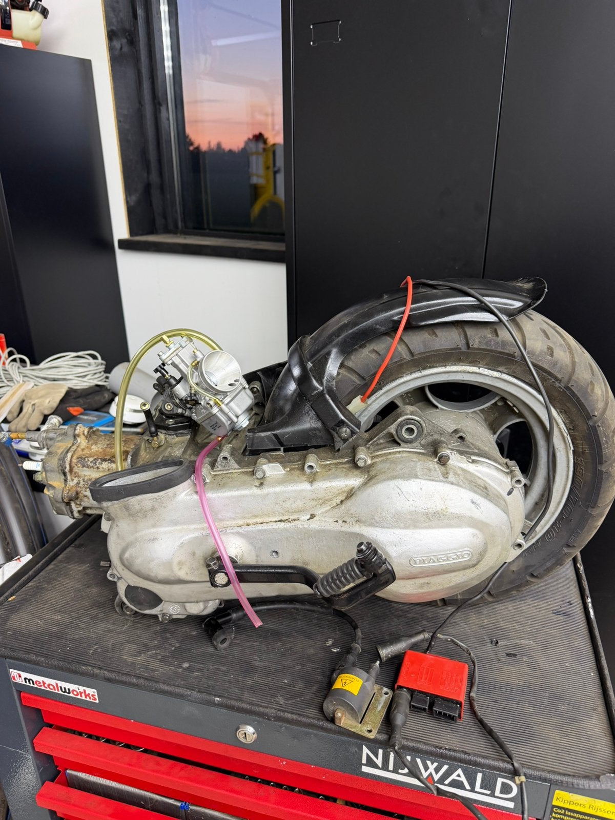 Hexagon 125 blok inc papieren bobine en cdi, Ophalen