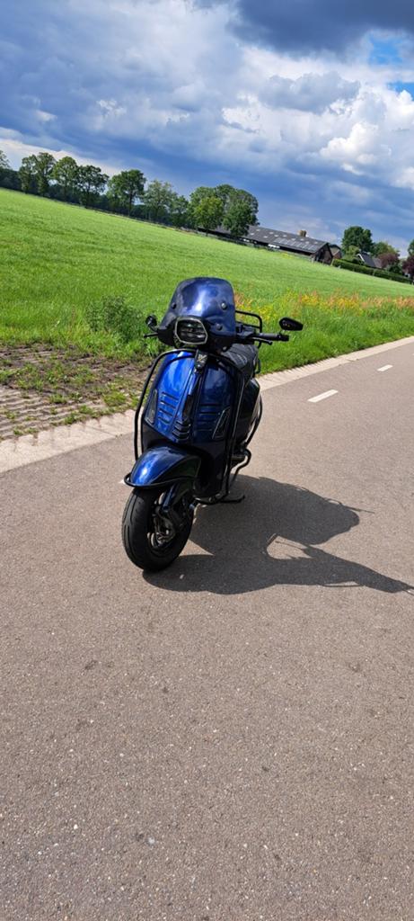 Custom Vespa Sprint 300 DD DG MOET WEG!, Fietsen en Brommers, Scooters | Vespa, Zo goed als nieuw, Overige modellen, Benzine, Ophalen
