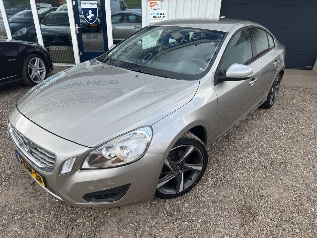 Volvo S60 1.6 T4 Kinetic (bj 2013, semi-automaat), 15 km/l, 4 cilinders, S60, Origineel Nederlands