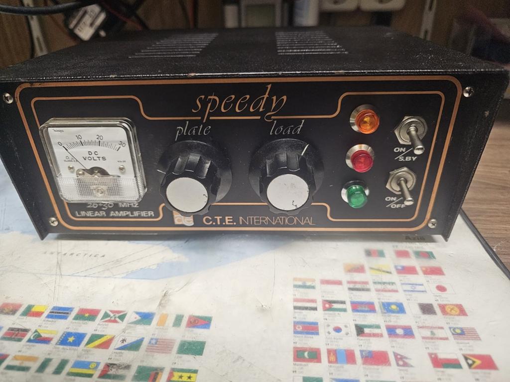 Speedy C.T.E international amplifier, Telecommunicatie, Ophalen of Verzenden, Gebruikt, Zender en Ontvanger