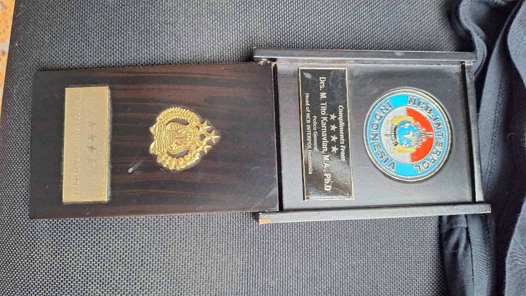 plaquette, Ophalen of Verzenden, Overige soorten, Azië, Lintje, Medaille of Wings