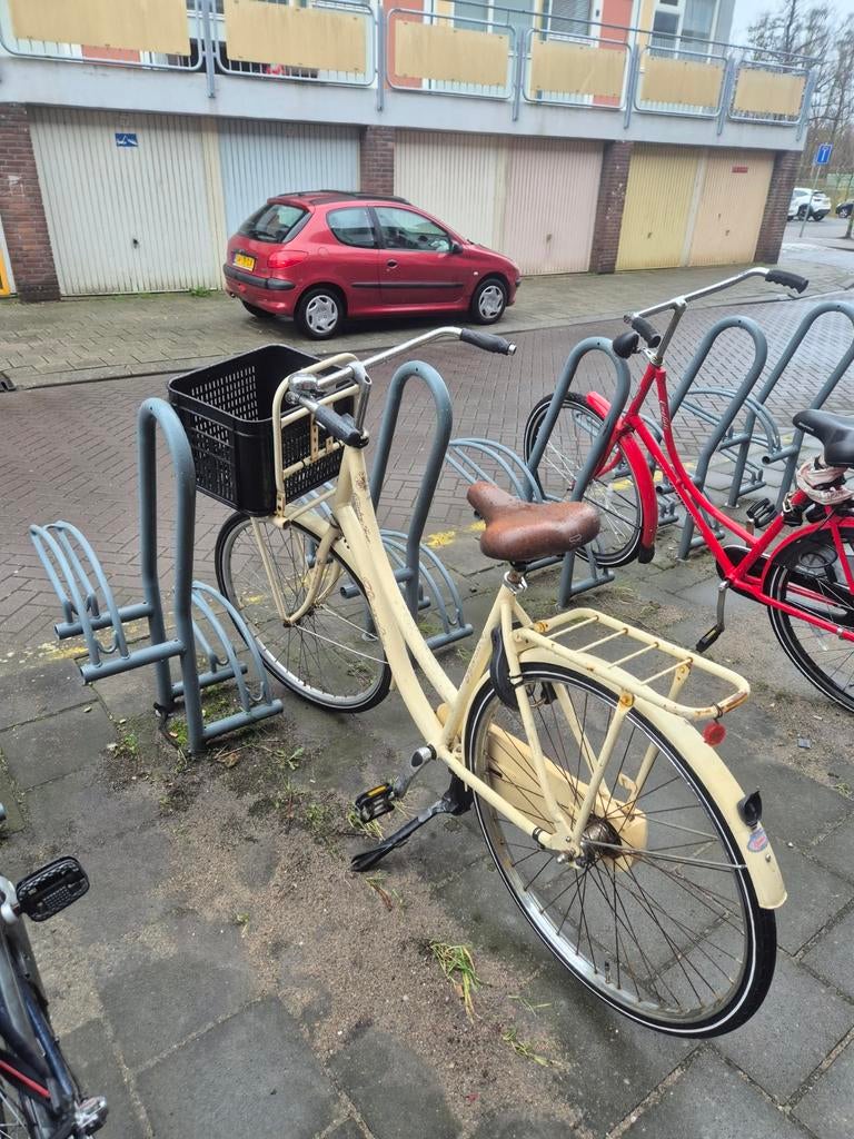 Oude damesfiets met kratje, Ophalen of Verzenden