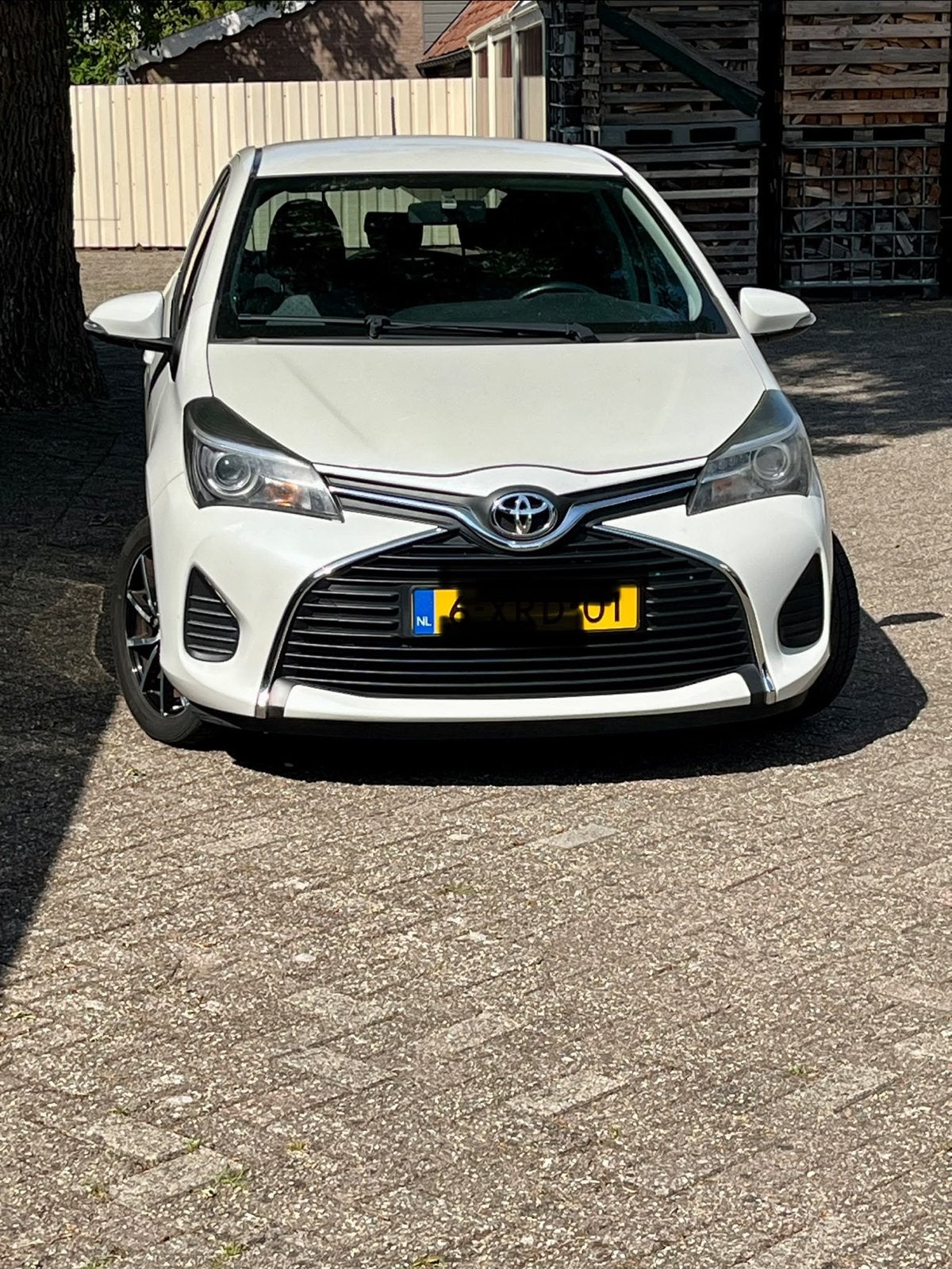 Toyota Yaris 1.3 16V Vvt-i 5DR 2014 Wit, Auto's, 40 €/maand, 4 cilinders, Wit, Handgeschakeld
