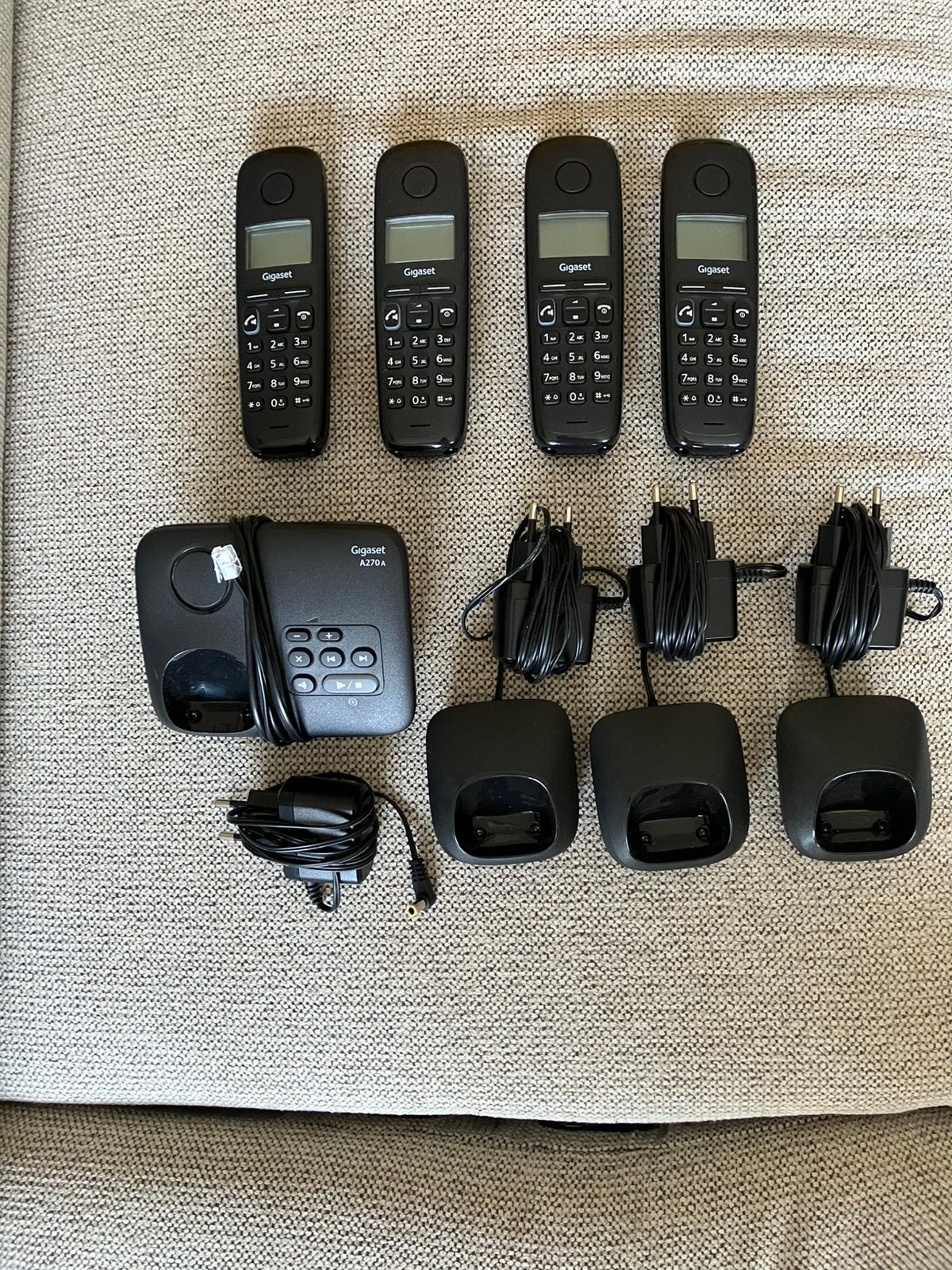 Gigaset met 4 telefoons zo goed als nieuw, Ophalen, Zo goed als nieuw