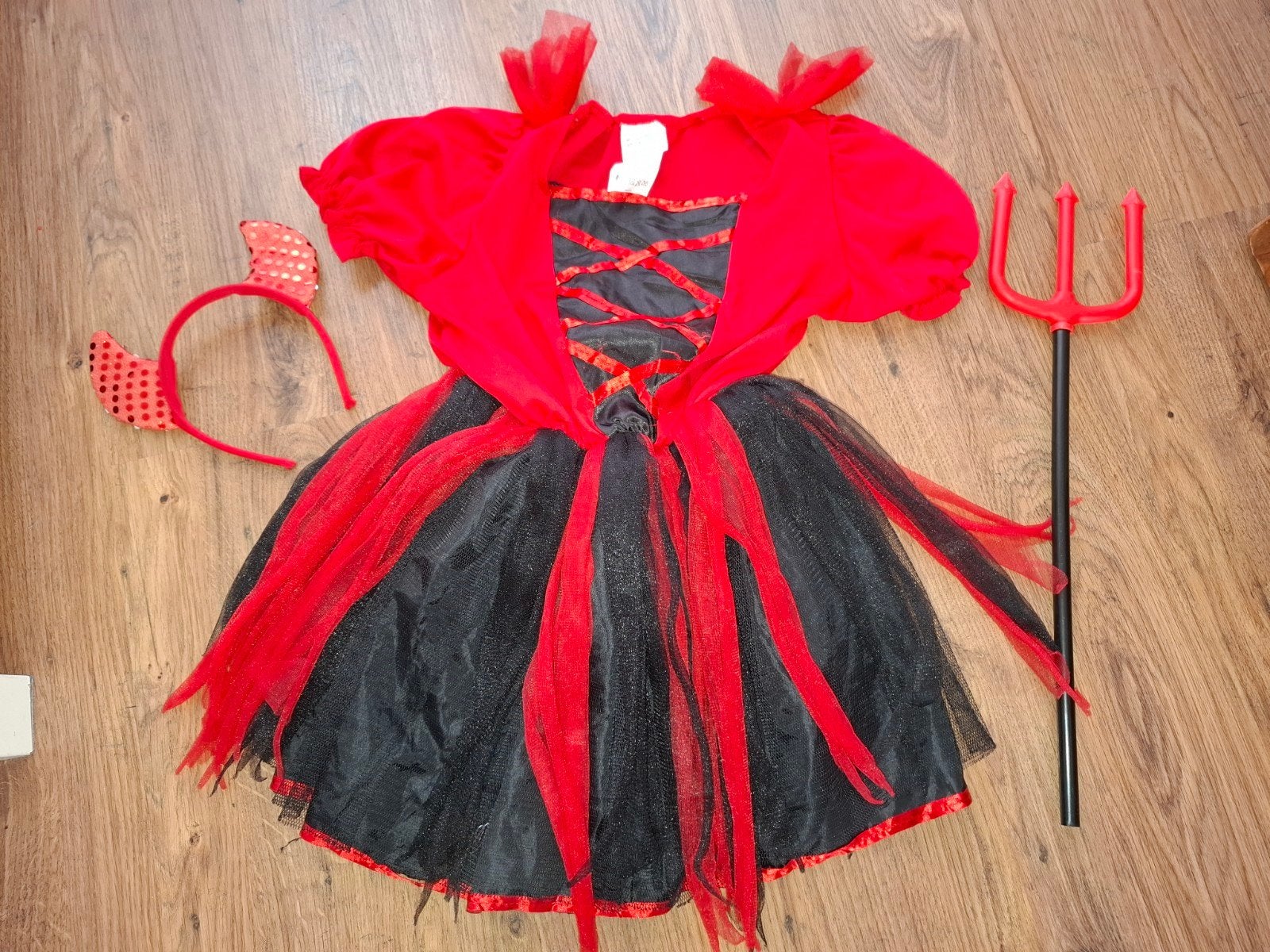 Duivel meisjes jurkje met haarband
7 a 9 jaar, Kleding | Dames, Carnavalskleding en Feestkleding, Ophalen of Verzenden, Maat 34 (XS) of kleiner