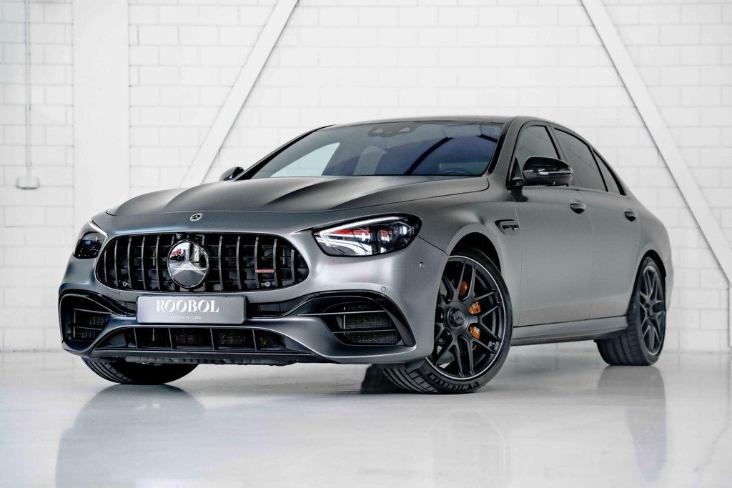 Mercedes-Benz E-klasse AMG 63 S Capristo l Designo Selenite, Auto's, Mercedes-Benz, Automaat, Stof, Gebruikt, 120 €/maand