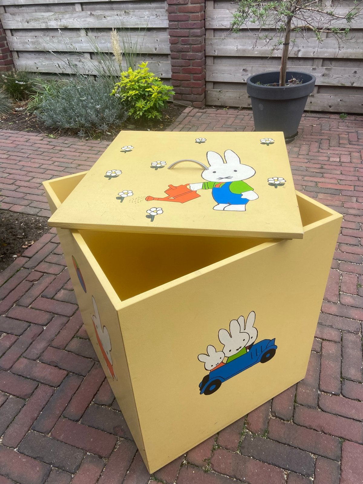 Gele Nijntje Speelgoedkist / Opbergkist, Ophalen of Verzenden, Gebruikt, Jongen of Meisje