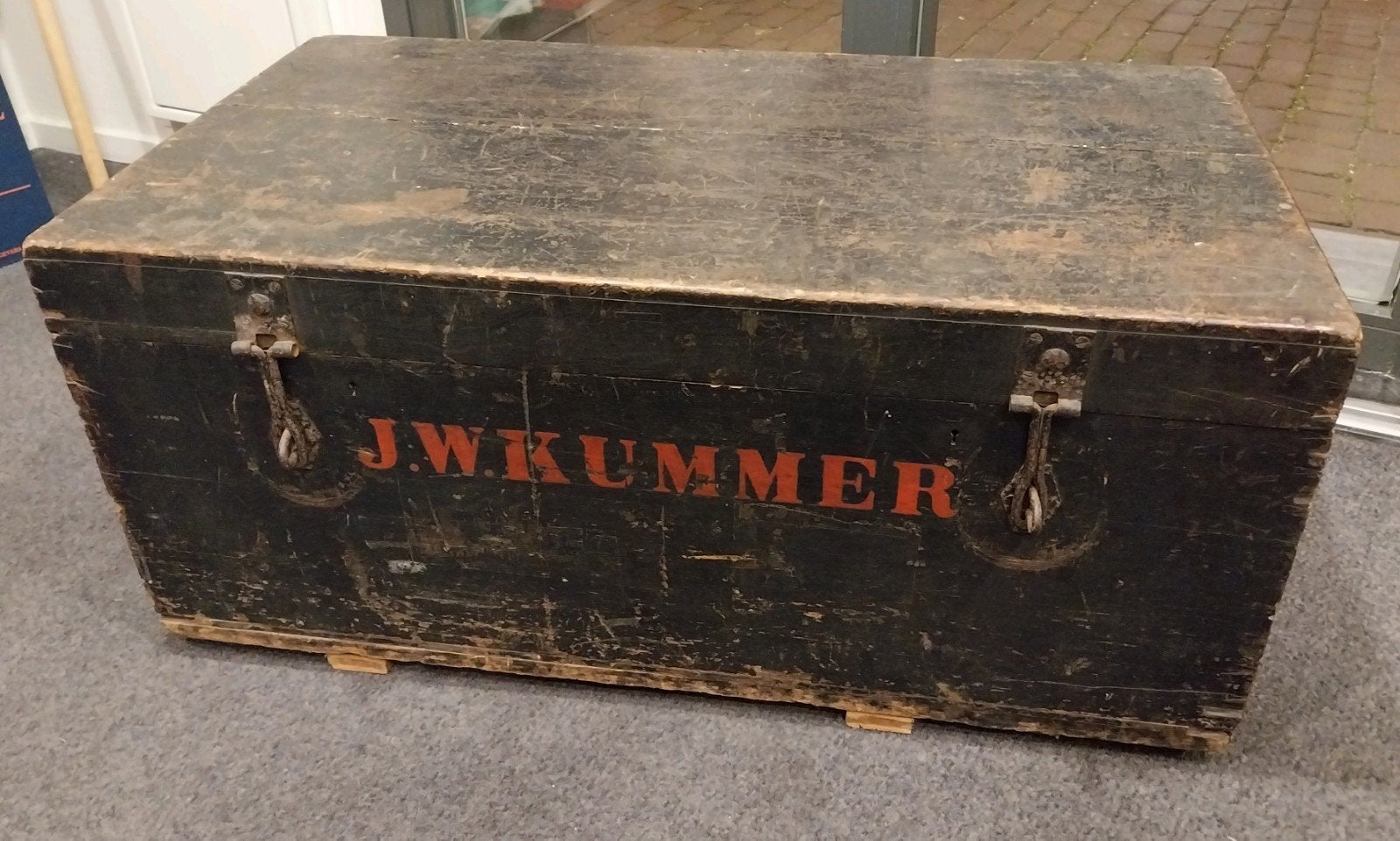 Oude houten kist, Ophalen