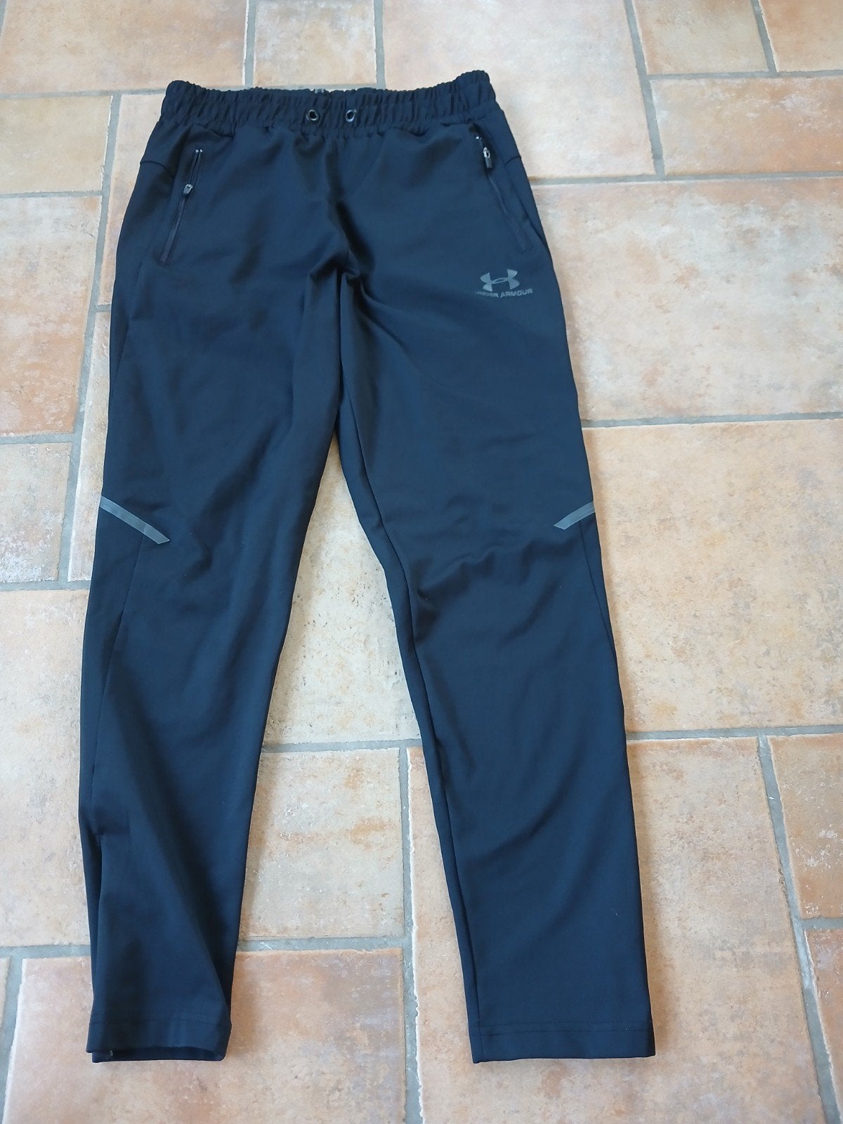 Under amour trainingsbroek maat M, Kleding | Heren, Sportkleding, Maat 48/50 (M), Zwart, Under Armour, Ophalen of Verzenden