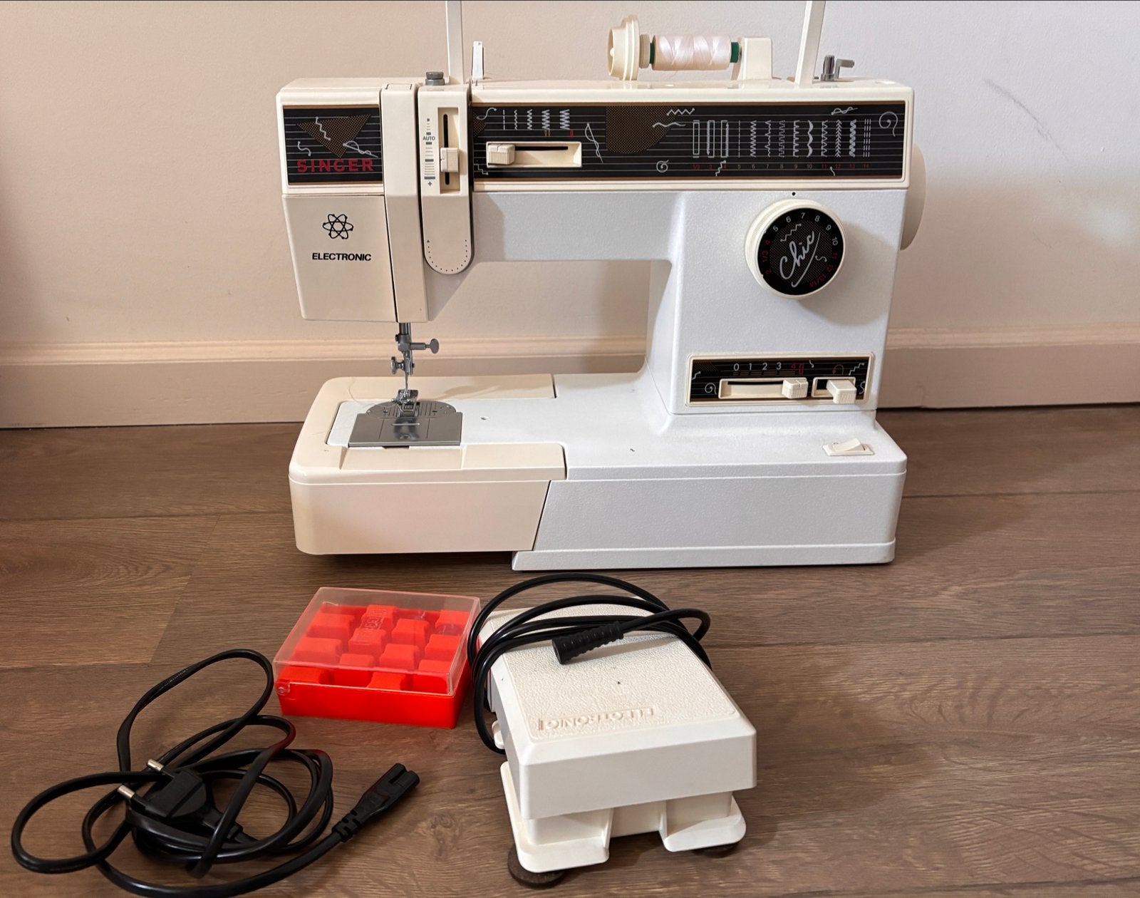 Oude Singer naaimachine - onderhoud nodig, Hobby en Vrije tijd, Naaimachines en Toebehoren, Ophalen, Gebruikt, Naaimachine, Singer