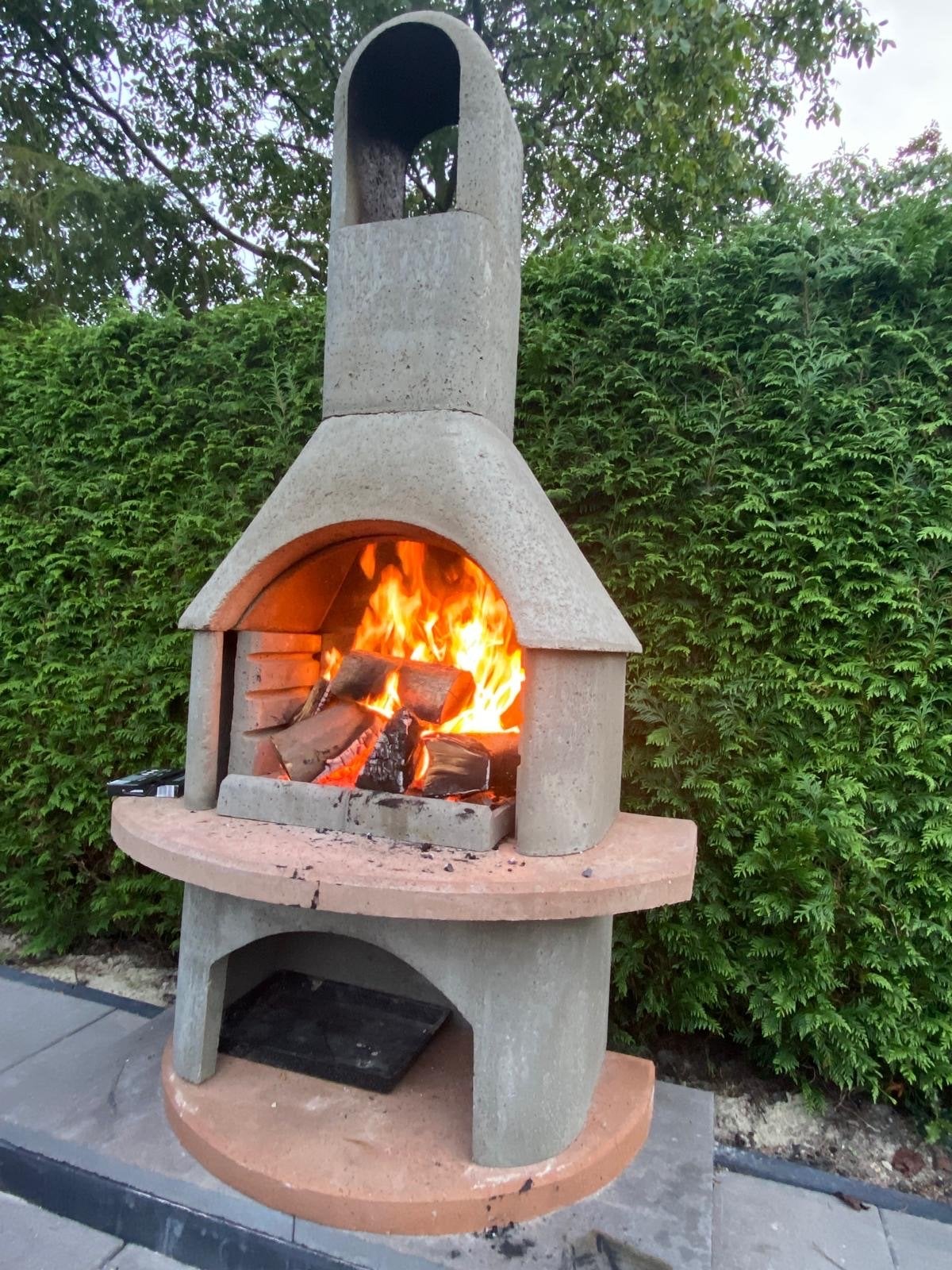 Buschbeck Carmen Betonnen BBQ Tuinhaard met hoes, Ophalen of Verzenden, Gebruikt