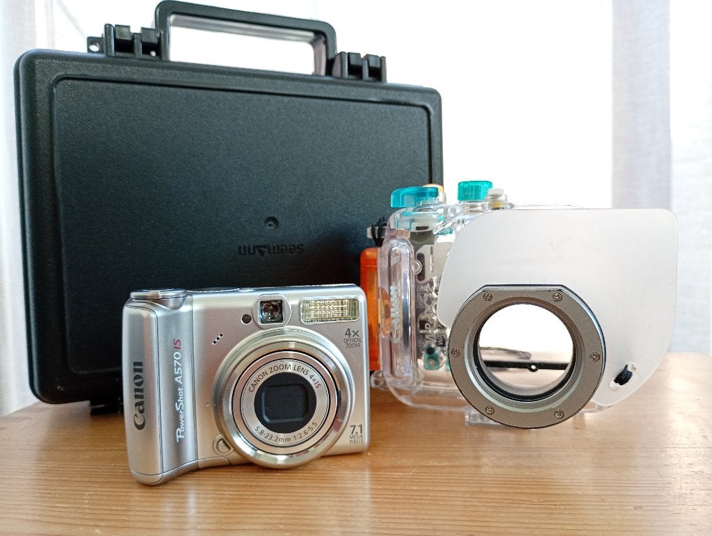 Canon Powershot A570 IS met onderwaterbehuizing, 7 megapixels, Gebruikt, Canon, Ophalen of Verzenden