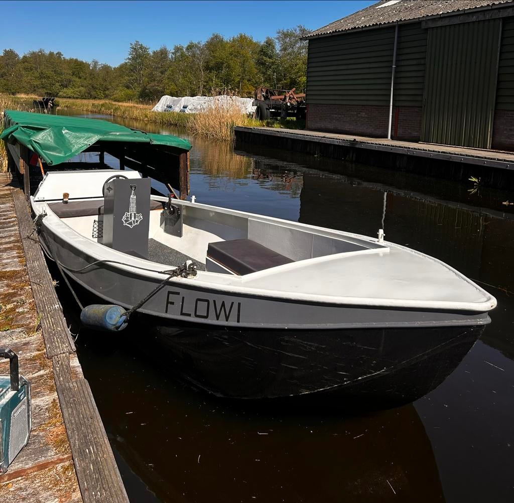 Stalen boot/sloep - 6,5m lang, 2,2m breed, Ophalen, Gebruikt, Staal, Buitenboordmotor