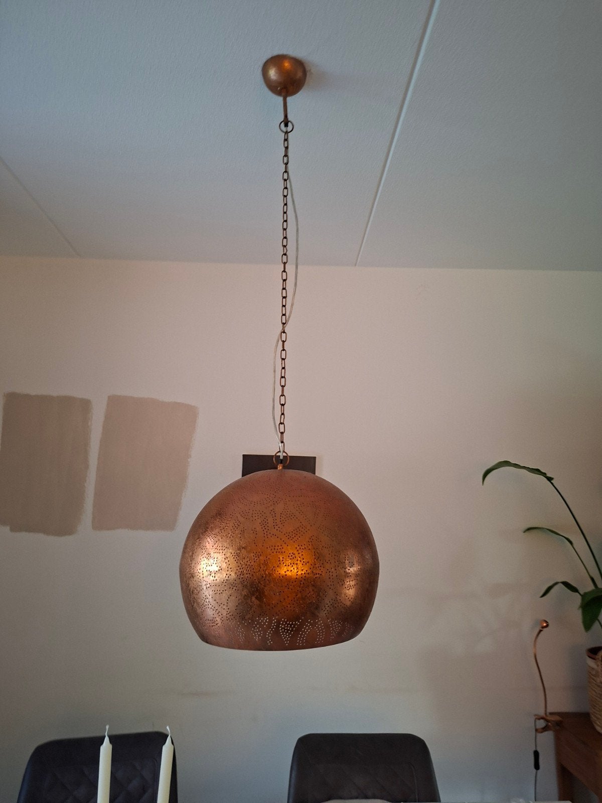 Prachtige koperen Marokkaanse hanglamp met geperforeerd patr, Huis en Inrichting, Gebruikt, Metaal, Oosters, Bohemien, E27 (groot)