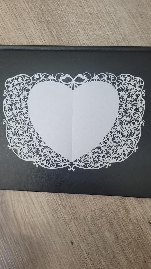 Decoratieve hartvormige knipkunst. A5 FORMAAT, Ophalen of Verzenden