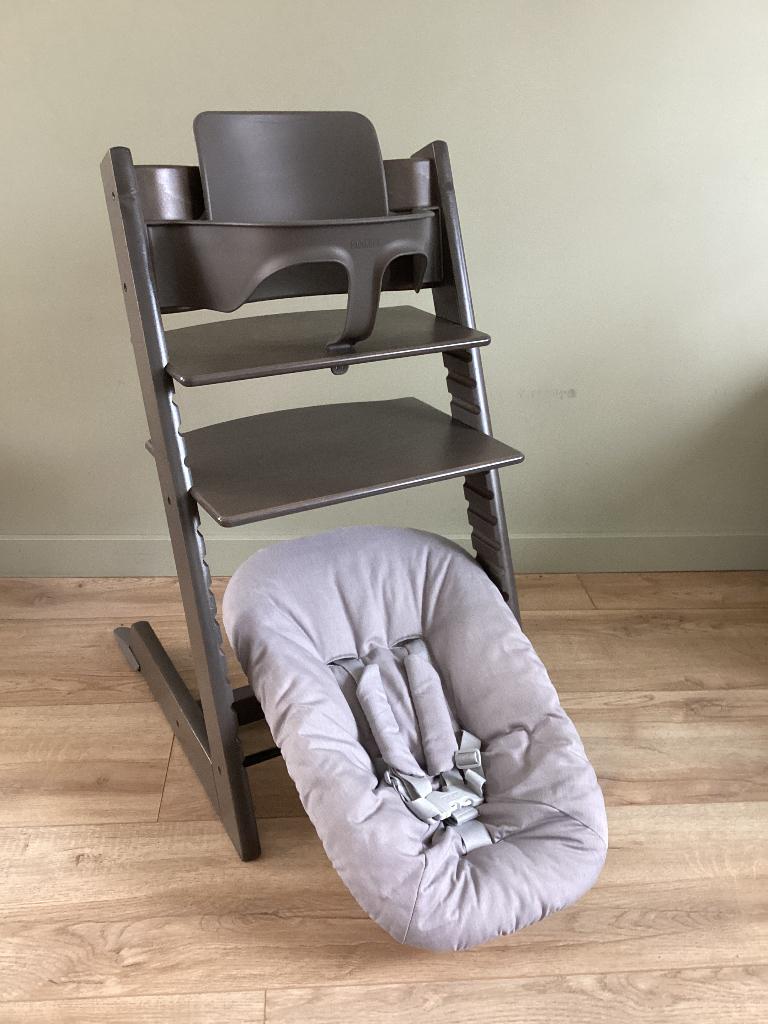 Stokke Tripp Trapp Hazy Grey compleet, Kinderen en Baby's, Kinderstoelen, Ophalen, Zo goed als nieuw, Meegroeistoel