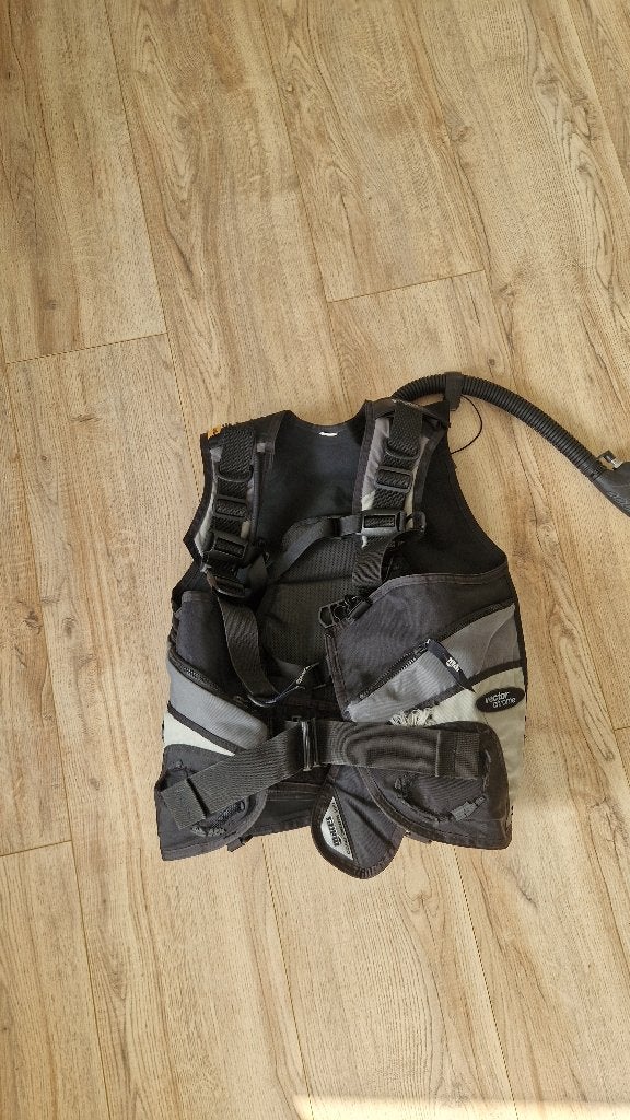 Trimvest Mares VectorChrome BCD maat M unisex onderhoud 2025, Watersport en Boten, Ophalen of Verzenden, Gebruikt, Trimvest of Wing