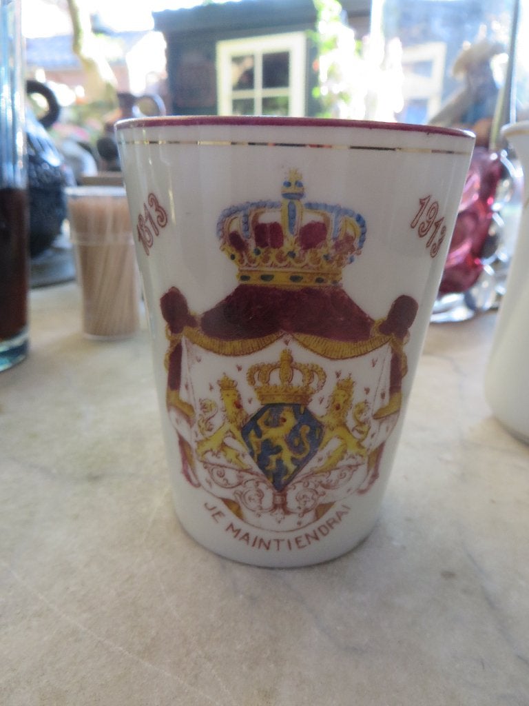Oude beker, porselein, Koninkrijk Nederland 1813 1913, Verzamelen, Ophalen of Verzenden, Gebruikt, Nederland, Servies
