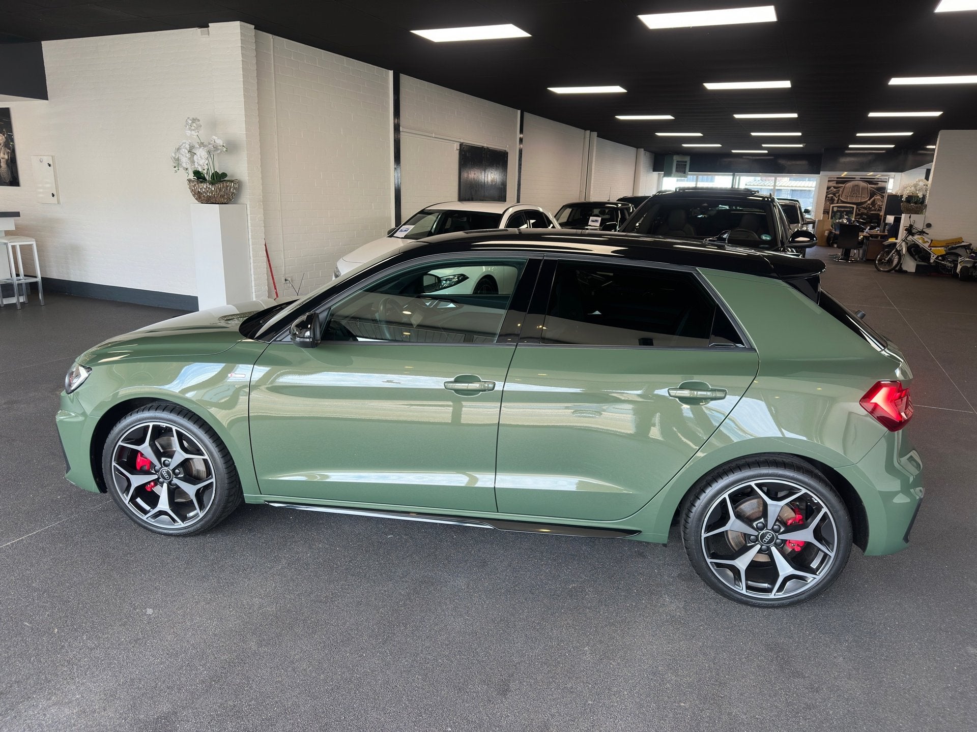 Audi A1 Sportback 40 TFSI S Line edition one Sonos ACC Half, Euro 6, 4 cilinders, 1984 cc, Bedrijf