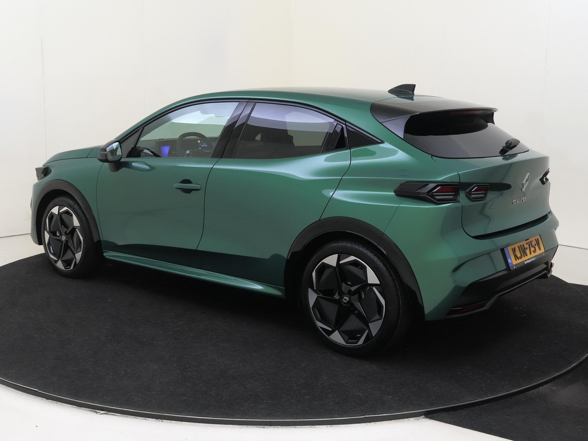 Renault Clio 1.2 TCe 115 techno | 18 Inch LM Velgen |, Auto's, Voorwielaandrijving, Dealer onderhouden, Euro 6, Bedrijf