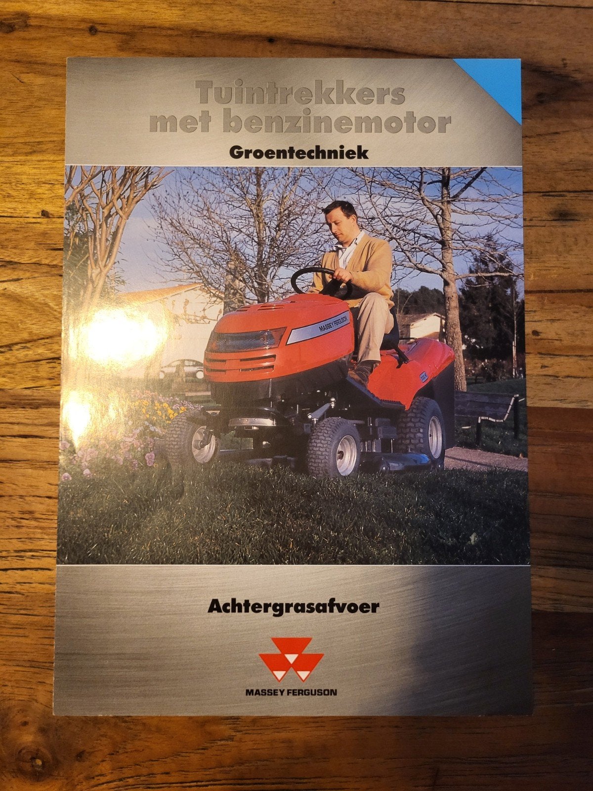 tractor folder Massey Ferguson tuintrekkers met benzinemotor, Ophalen of Verzenden