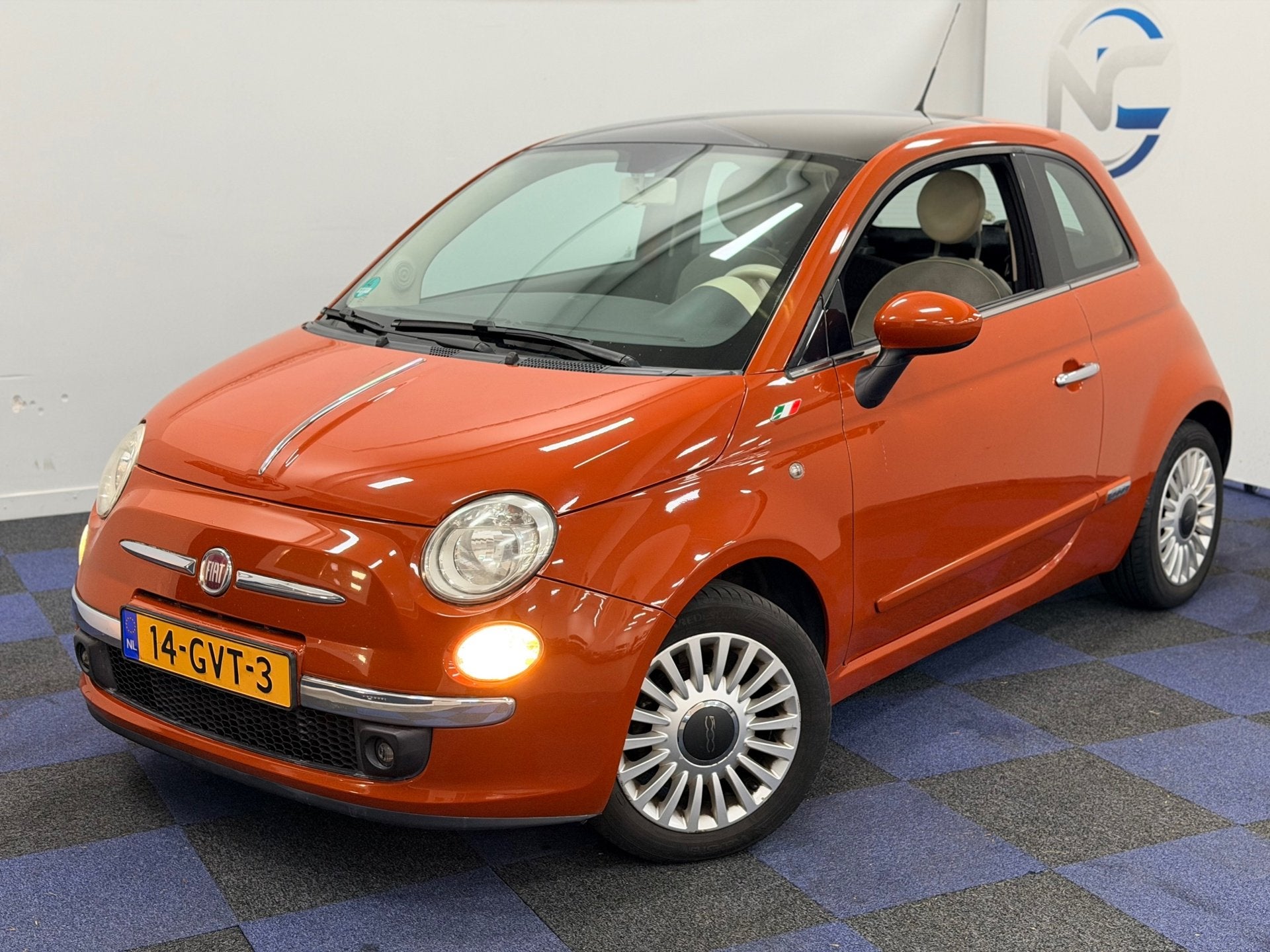 Fiat 500 1.2 Lounge / MOOIE UITVOERING / PANORAMADAK / AIRCO, Voorwielaandrijving, Gebruikt, 1242 cc, 4 cilinders