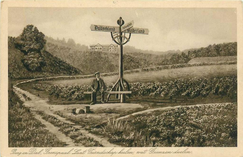 381-500-001 Berg en Dal Grenspaal, Verzenden, Voor 1920, Gelderland