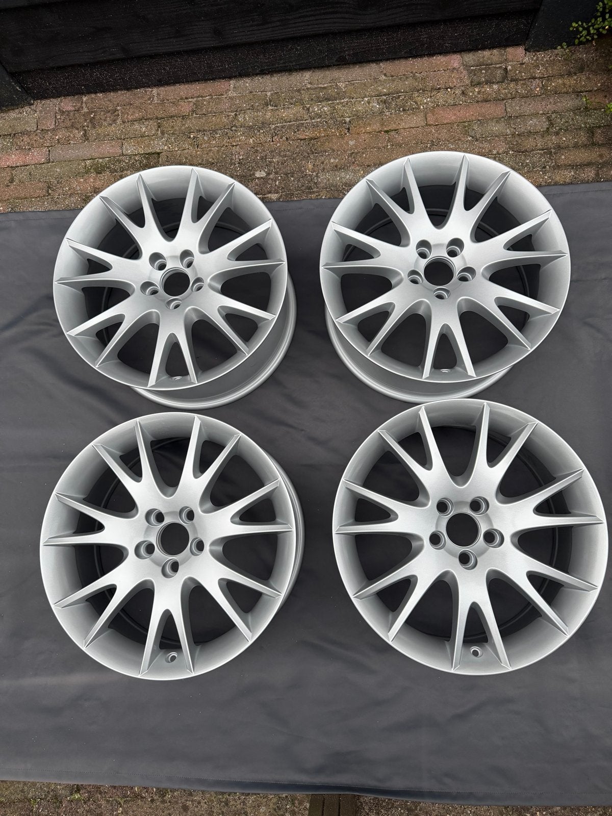 Opgeknapte/herstelde Volvo 18 inch Mirzam set, Auto-onderdelen, Ophalen, 18 inch, Velg(en), Personenwagen