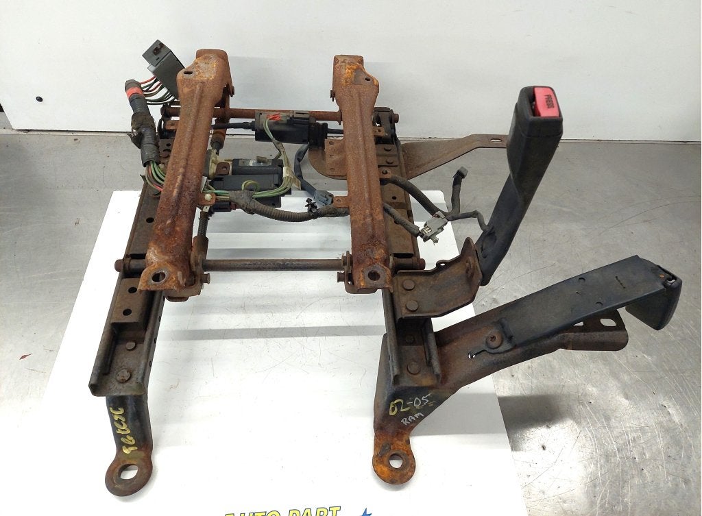 Dodge Ram pickup onderste stoelframe/geleider 2002-2005, Gebruikt, PO Box 21-8004 | Auburn Hills, MI 48321-8004, Amerikaanse onderdelen