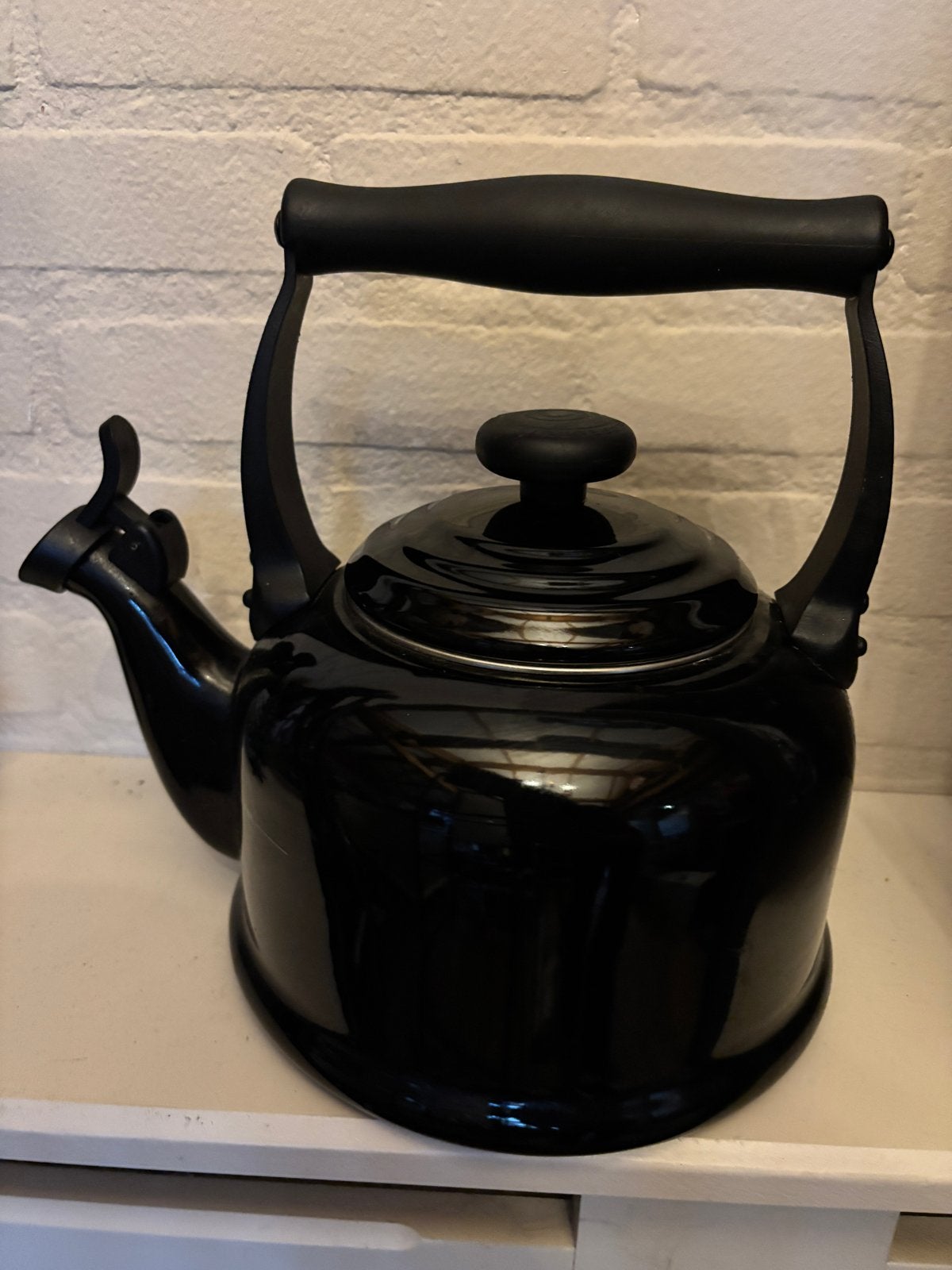 Le Creuset Zwarte fluitketel - Zo goed als nieuw, Theepot/fluitketel, Ophalen of Verzenden, Zo goed als nieuw, Zwart