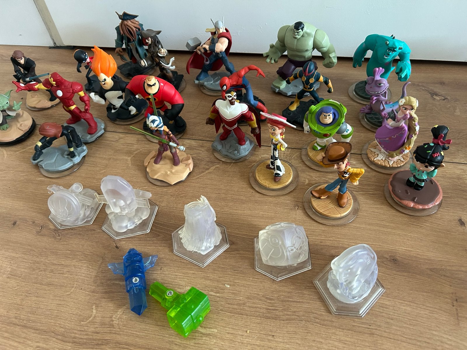Disney Infinity Starter Pack + 2 Games + 29 Figuren, Avontuur en Actie, 2 spelers, Eén computer, Ophalen of Verzenden