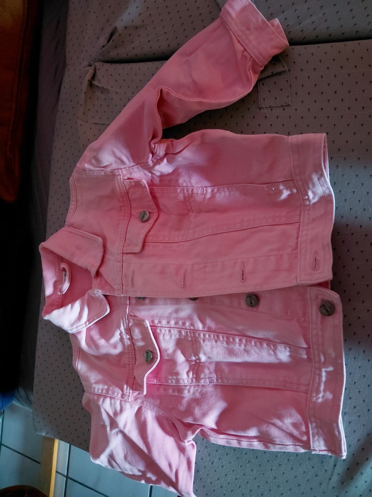 Roze spijkerjasje maat 122 (6-7 jaar), Gebruikt, Meisje, Ophalen of Verzenden, Onbekend