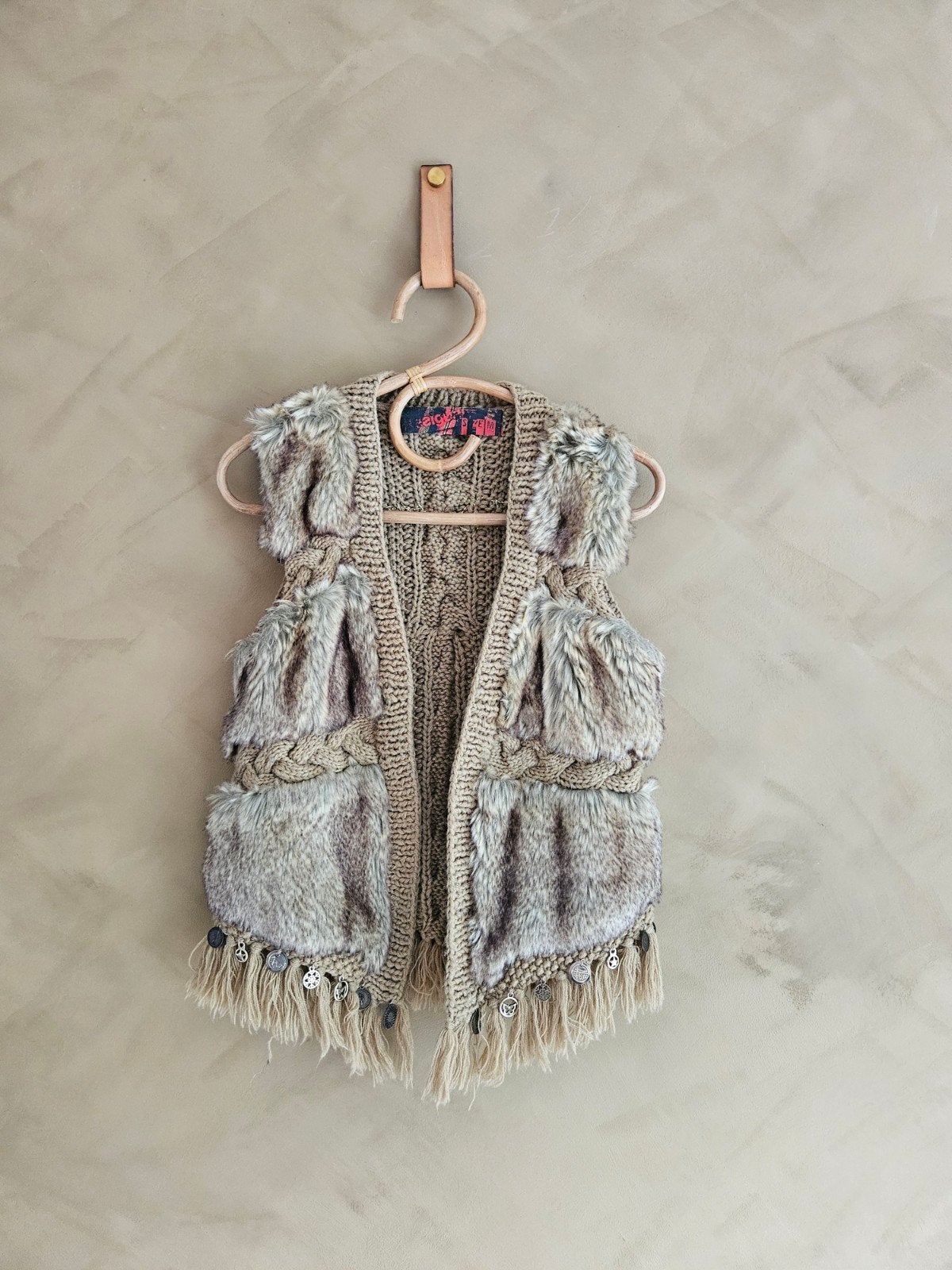 Desigual gebreid gilet / vest met faux fur S/M, Desigual, Ophalen of Verzenden, Zo goed als nieuw, Beige
