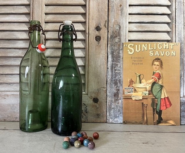 Zware antieke Franse donkergroene beugeldop fles met ziel, Antiek en Kunst, Ophalen of Verzenden