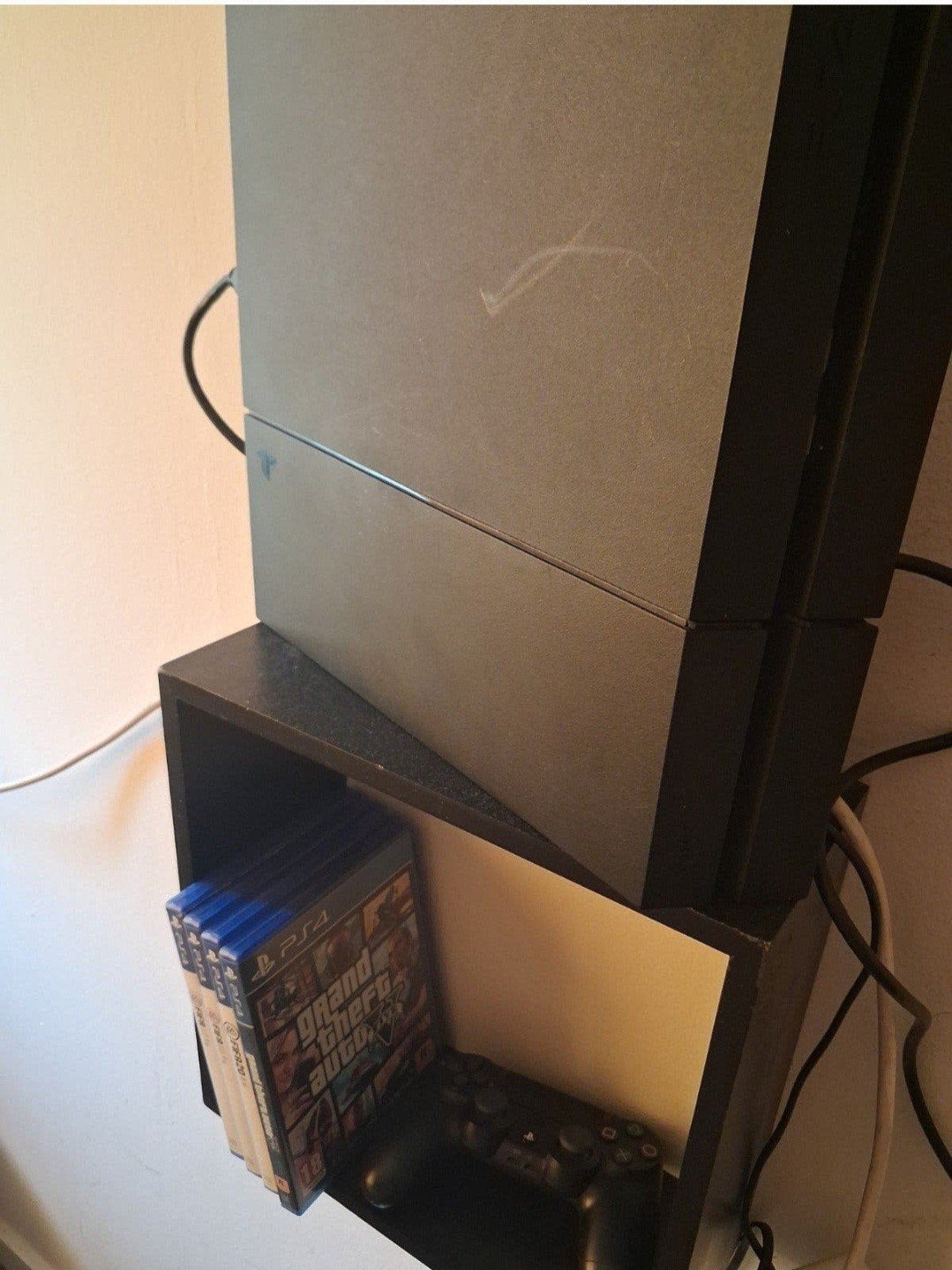 ps4 plus games, Spelcomputers en Games, Ophalen, Met games, Phat, Zo goed als nieuw