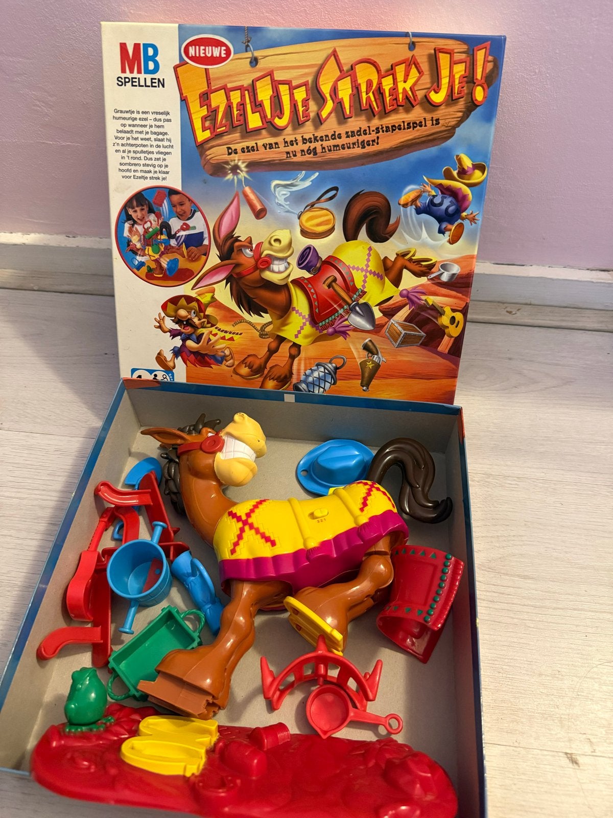 Ezeltje Strek Je! - MB Spellen, Een of twee spelers, Ophalen of Verzenden, Gebruikt